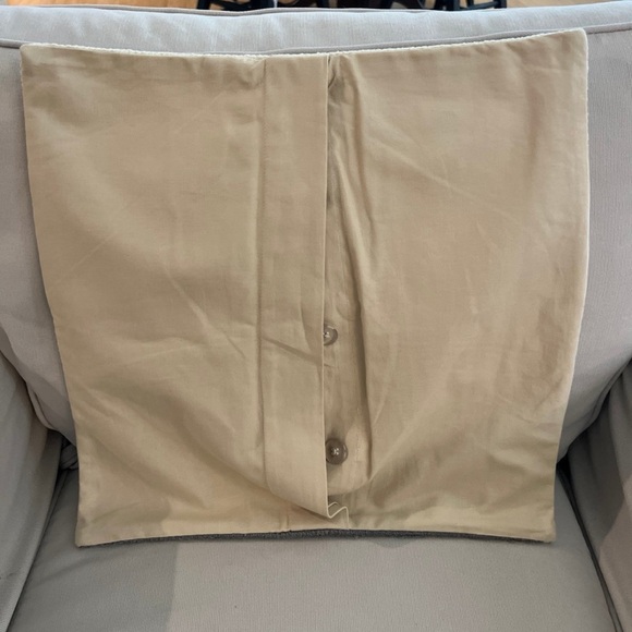 Pottery Barn “Road Trip Santa” Christmas Throw Pillow Cover18x18 (2 Available) - Picture 5 of 6